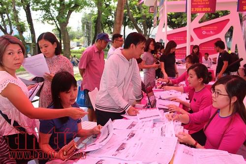 Cảnh giác mua tour du lịch qua mạng để không ‘tiền mất tật mang’ ảnh 1